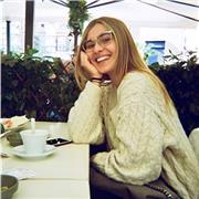 Sono una studentessa di lettere e filosofia al secondo anno, e cerco un lavoretto conciliabile con i miei studi per rendermi maggiormente autonoma
